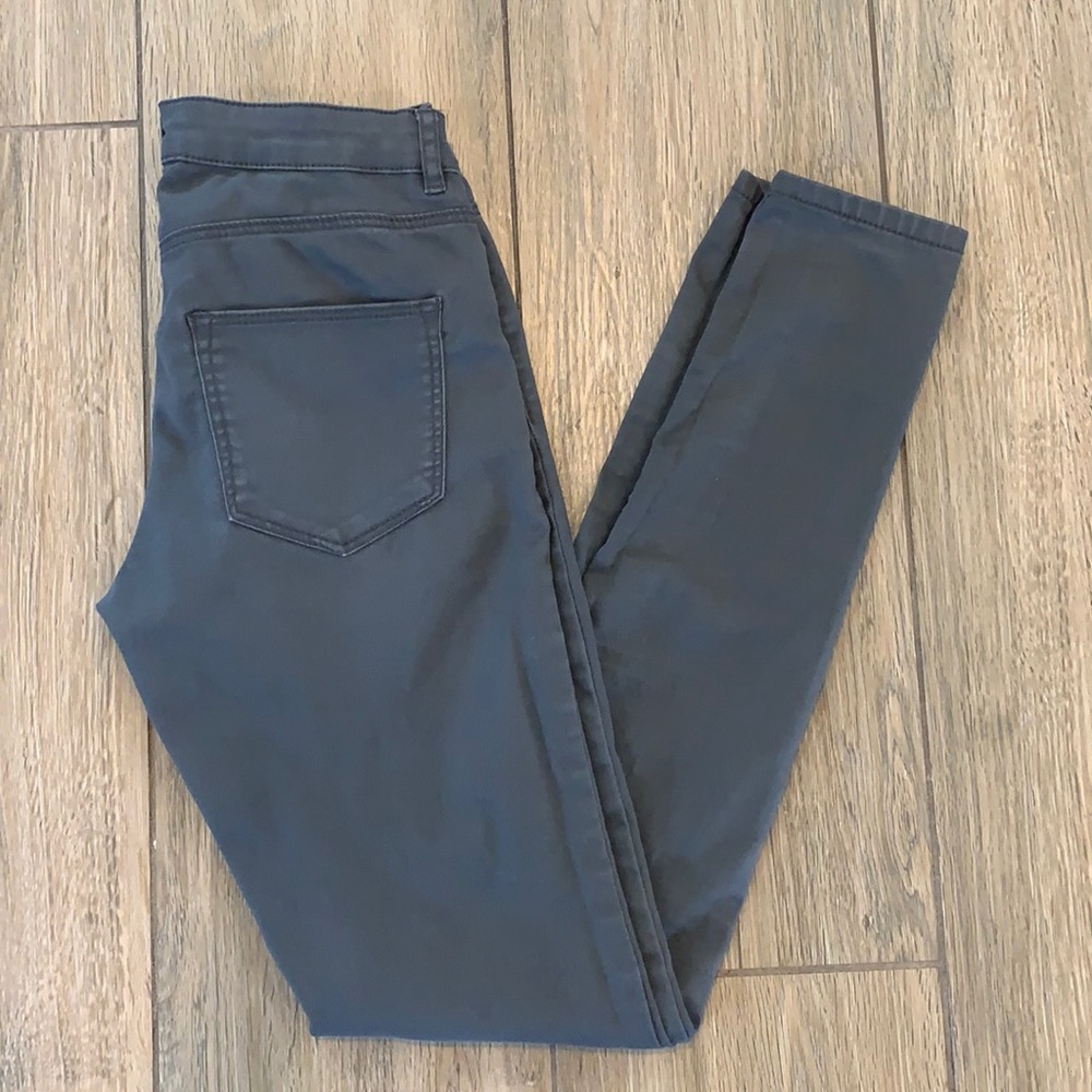 H&M Skinny Jeans in Grey